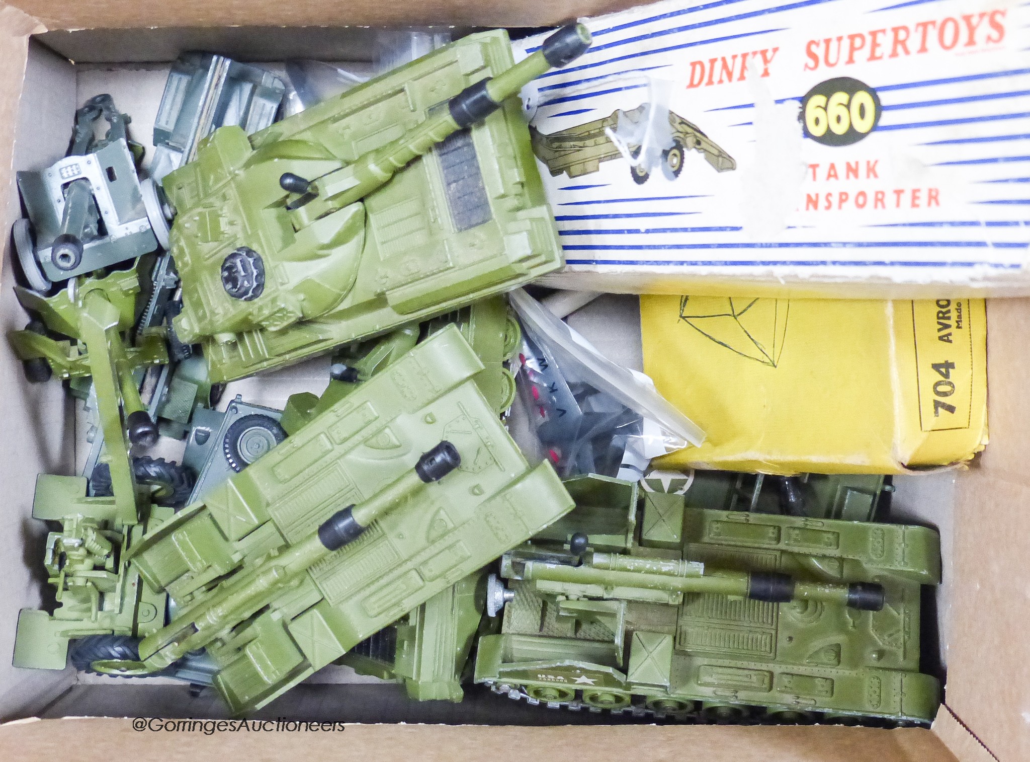 A collection of boxed Dinky military jeeps, cars and guns, etc., Model number is 697, 692 x 2, 623, 674, 670 x 4, 676, 641, 623, 641, 290, and 176